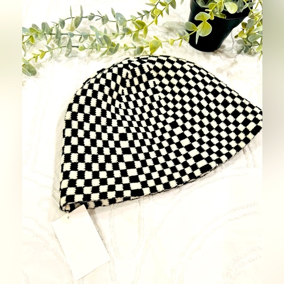 Checkered Bucket Hat - Picture 1 of 4